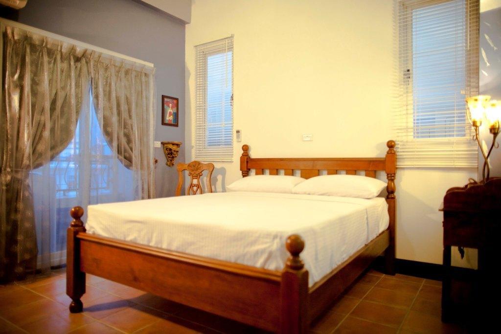Bed and Breakfast Alongs Garden Хенгчун Экстерьер фото
