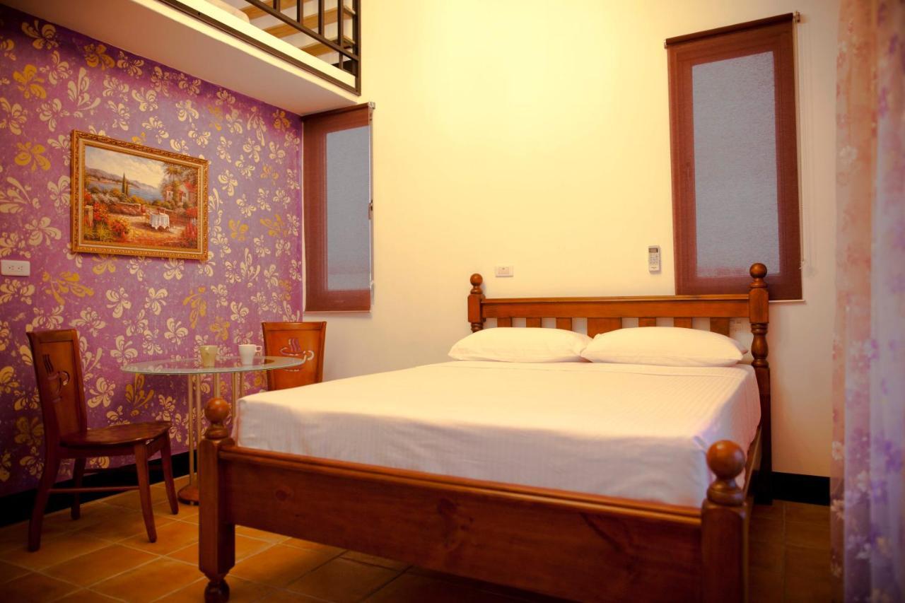 Bed and Breakfast Alongs Garden Хенгчун Экстерьер фото
